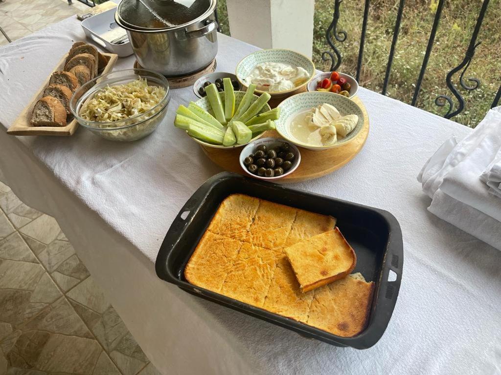 Guesthouse Tropoje E Vjeter ภายนอก รูปภาพ