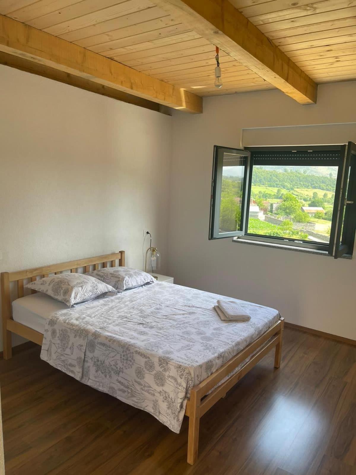 Guesthouse Tropoje E Vjeter ภายนอก รูปภาพ